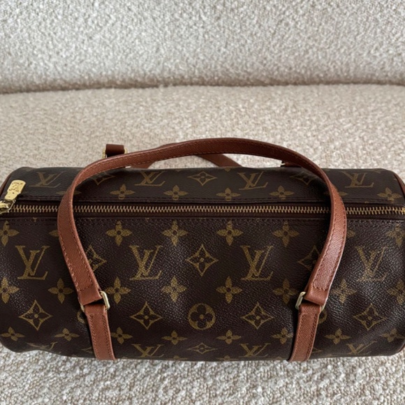 Authentic Louis Vuitton Papillon 30 Monogram - Picture 2 of 16